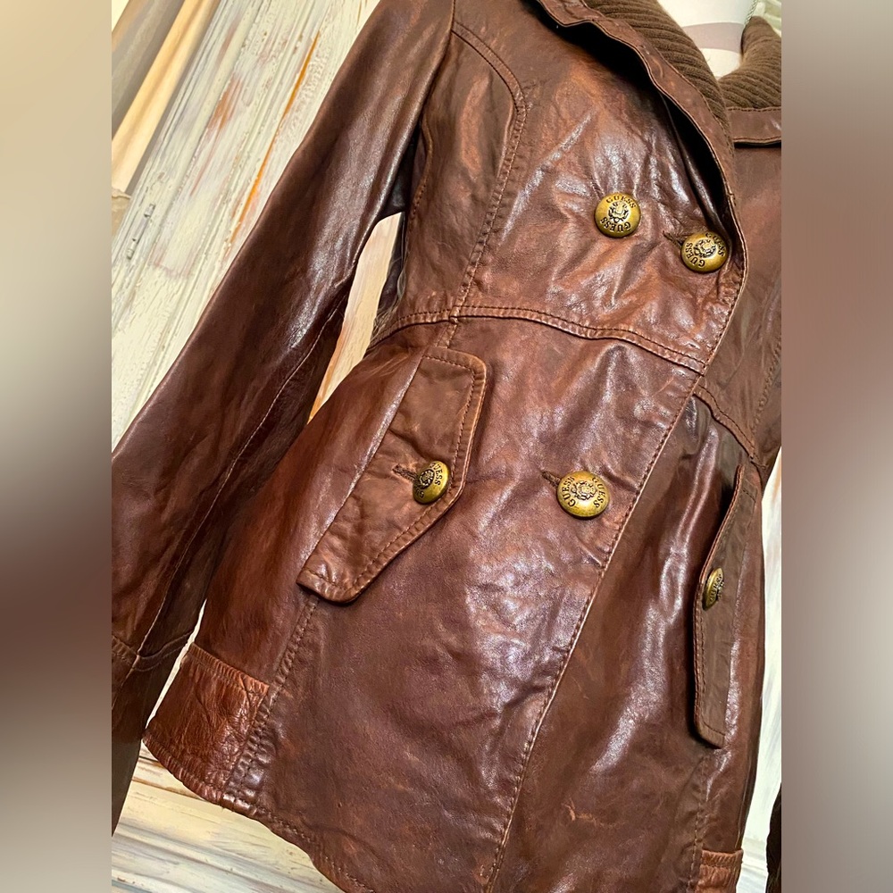 Cool Vintage GUESS 💯 Leather Jacket ❤️